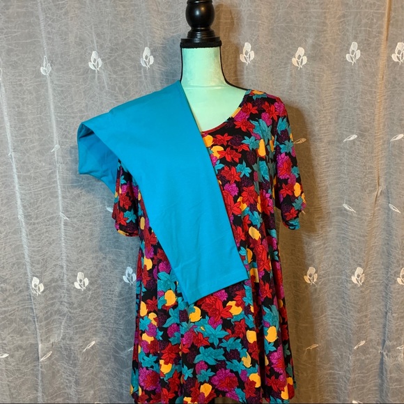 LuLaRoe Tops - LuLaRoe XL/1X Perfect T with Roaman’s leggings